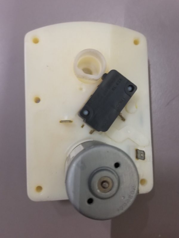 WHITE ROWE SNACK MACHINE MOTOR