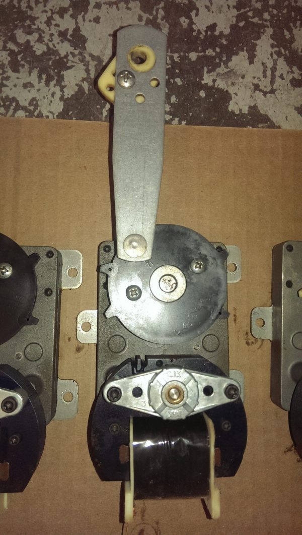 BLACK CAM MOTOR WITH ARM FOR VENDO MACHINE