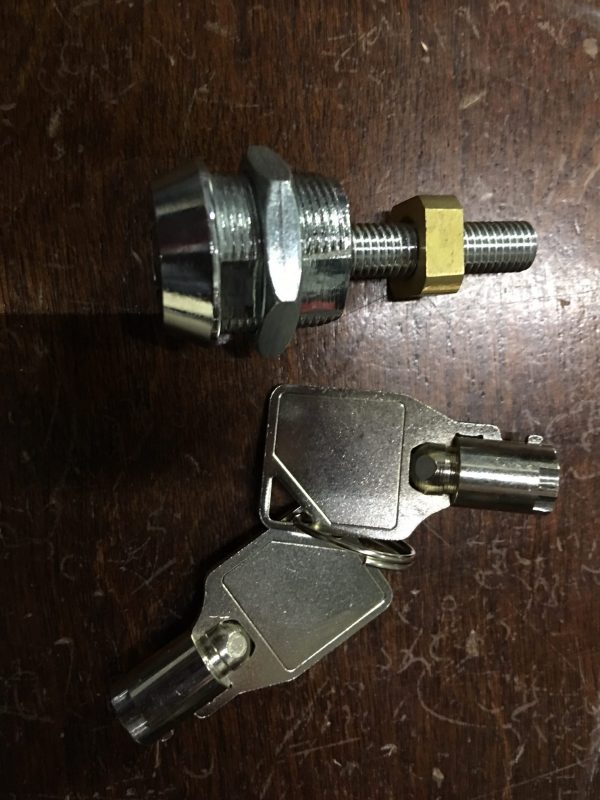 GENESIS LOCK AND TWO KEYS FOR SNACK / DRINK OR ENTREE UNIT DOOR
