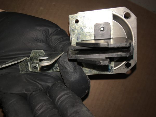 GENESIS COMBO VENDING MACHINE COIN INSERT BEZEL - Image 3